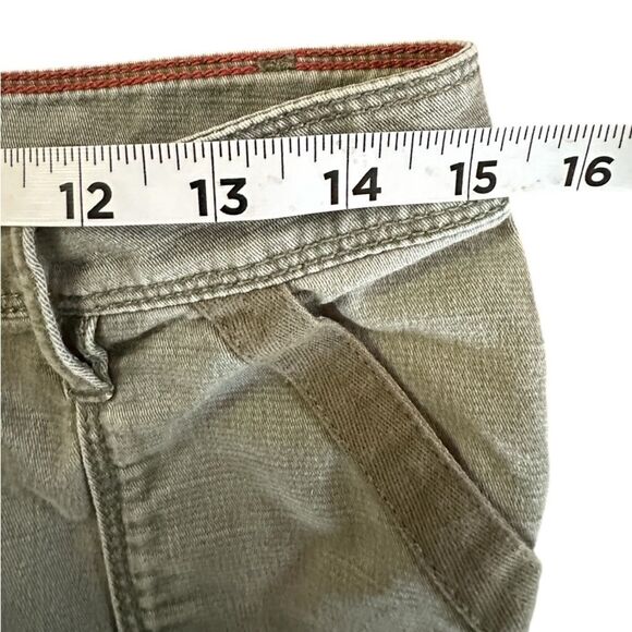 L.L. Bean Olive Green Utility Pants with Roll-up tabs.  Women’s Size 4. - Picture 4 of 8